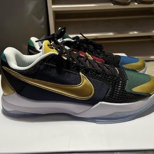 Kobe 5 undefeated size 12